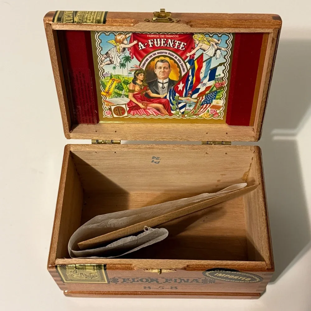 Flor Fina 858 Cigar Box Handmade Dominican‎ Republic Wood Storage Display